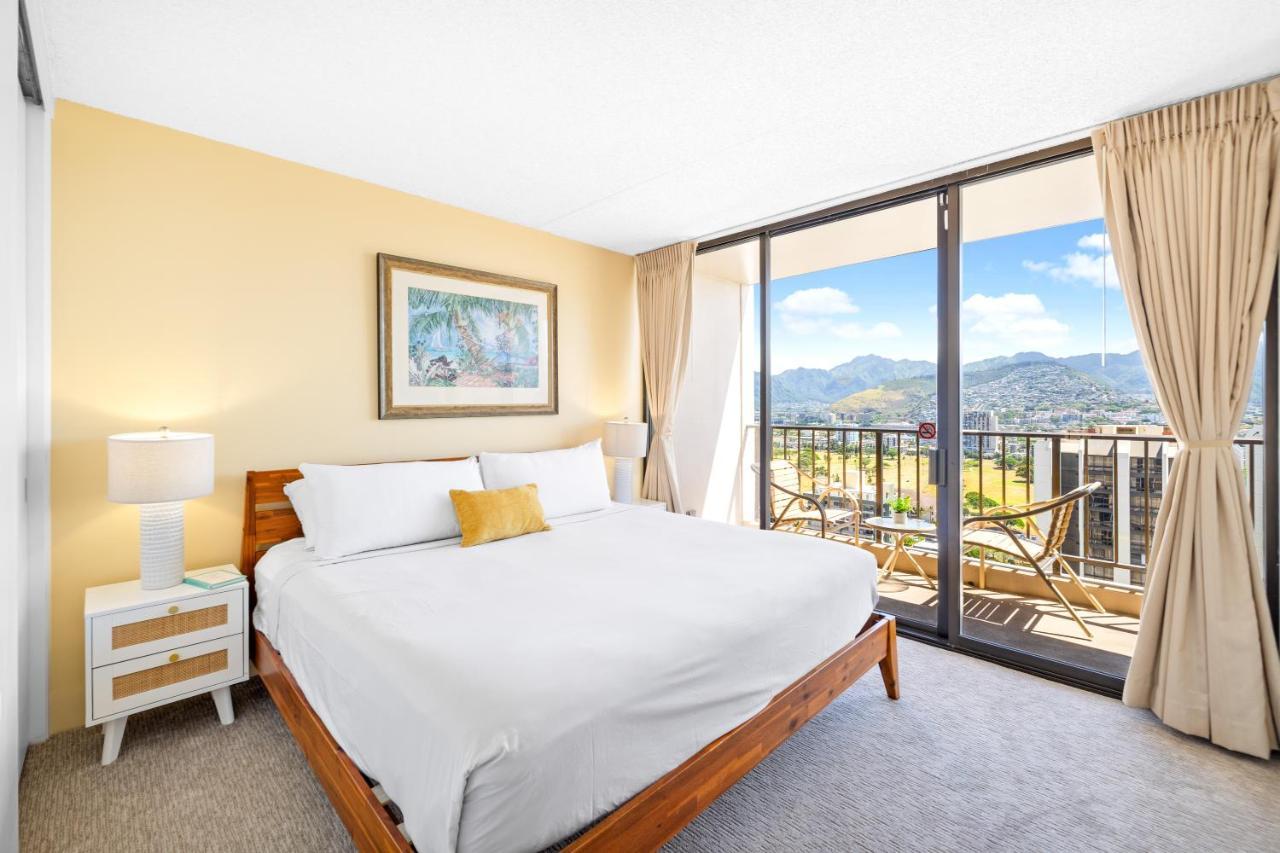 Stunning Mountain View Condo, Near Beach With Parking Honolulu Exterior photo