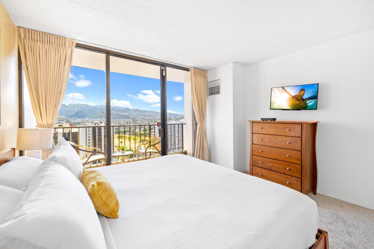 Stunning Mountain View Condo, Near Beach With Parking Honolulu Exterior photo