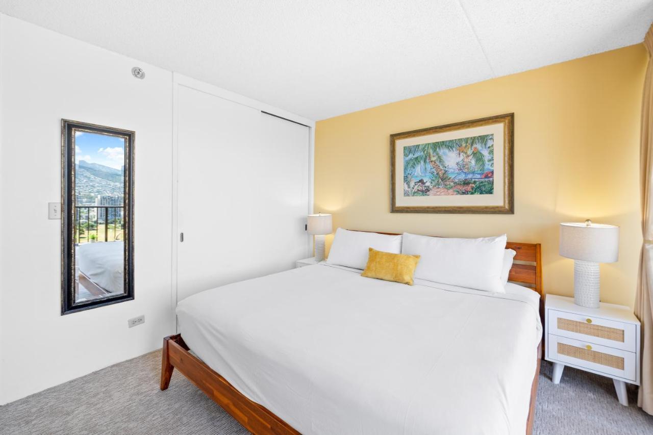 Stunning Mountain View Condo, Near Beach With Parking Honolulu Exterior photo